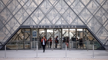 Μουσείο του Λούβρου: Το DNA που αποκάλυψε τους δράστες της ληστείας