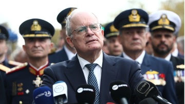 Τασούλας: Η φιλοπατρία των ηρώων του '40 μας καθοδηγεί ώστε ενωμένοι στα σπουδαία να ανταπεξέλθουμε σε κάθε δυσκολία της εποχής