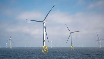 Η Ιταλία χτίζει ένα πλωτό γίγα στο Ιόνιο που θα ηλεκτροδοτεί 3 εκατ. νοικοκυριά