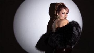 Στον Σταυρό του Νότου επιστρέφει η Νίνα Μαζάνη - «Θέλω το κοινό να φεύγει με ανακούφιση και χαρά από κάθε μου live»