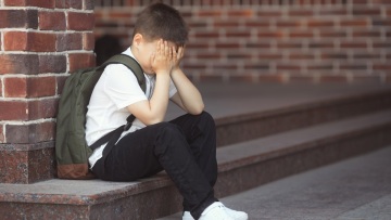 Συνελήφθησαν έξι ανήλικοι που επιτέθηκαν με γροθιές και κλωτσιές σε 13χρονο στο Μοσχάτο