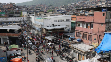 Δεκάδες σοροί σε δρόμους του Ρίο Ντε Τζανέιρο μετά από αστυνομική επιχείρηση με στόχο συμμορία