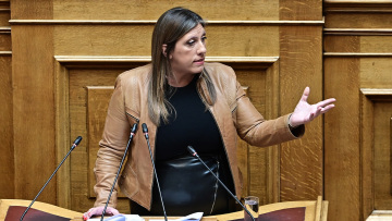 Ζωή μαινόμενη στη Βουλή: Ήρθη η ασυλία της, τα έβαλε με Κανέλλη και Γεροβασίλη - «Βιάζει το Κοινοβούλιο, η πιο κακιά γυναίκα» είπε ο Άδωνις