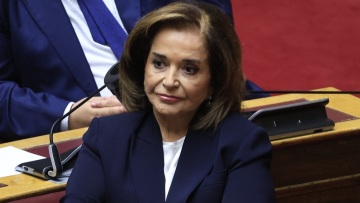 Ενοχλημένη η Μπακογιάννη για την ΕΔΕ σε βάρος του Λιμενάρχη Χανίων: Η εξουσία ασκείται και με ανθρωπιά, όχι αλαζονικά και διατάσσομεν