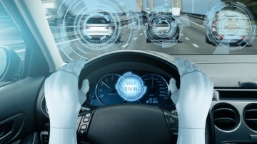 Τα «ρομποταξί» θα κυκλοφορήσουν στους ευρωπαϊκούς δρόμους στο άμεσο μέλλον, δηλώνει ο CEO της Uber