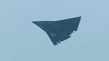Η Κίνα θέλει να αλλάξει τους όρους του εναέριου πολέμου: Βίντεο αποκαλύπτει το νέο μαχητικό stealth J-36