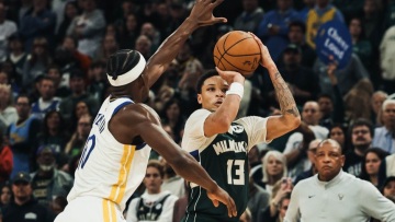 Οι Μπακς τα κατάφεραν και χωρίς τον Αντετοκούνμπο - Οχτώ «διψήφιοι» στη νίκη 120-110 επί των Γουόριορς