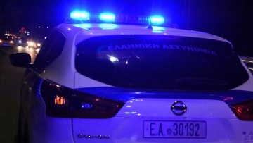 Ανθρωποκυνηγητό για τους δύο ληστές που σκότωσαν την 75χρονη μέσα στο σπίτι της στη Σαλαμίνα