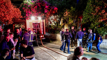 Έβαλε σακούλα στο κεφάλι του αδερφού του και μετά έκαψε το σπίτι - Το χρονικό της πυρκαγιάς στο Ηράκλειο με νεκρούς μάνα και γιο