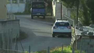 Συνελήφθη ο άνδρας που κυνηγούσε γυναίκα με τσεκούρι στη Λάρισα - «Πήγε να με σκοτώσει μπροστά στα παιδιά μου»