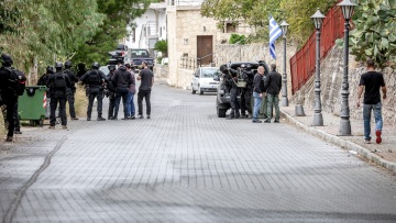 Δείτε βίντεο: Το σημείο που ξεκίνησε το μακελειό στα Βορίζια Ηρακλείου - Αναζητούνται δύο άτομα