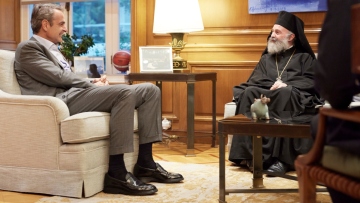 Με τον Αρχιεπίσκοπο Αυστραλίας συναντήθηκε ο Κυριάκος Μητσοτάκης