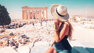 Ελληνικός τουρισμός: Οι παράγοντες που φέρνουν συνεχή ρεκόρ και οι αναδυόμενοι ανταγωνιστές
