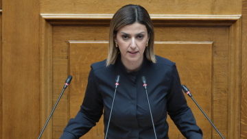 Υπέρ της αναδιάρθρωσης των ΕΛΤΑ η Αγαπηδάκη με αιχμές για βουλευτές της ΝΔ
