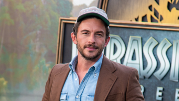 O Τζόναθαν Μπέιλι ανακηρύχθηκε από το περιοδικό People ως ο πιο σέξι άνδρας για το 2025