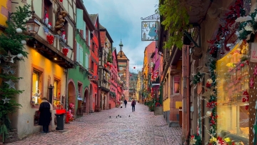 Χριστούγεννα στην Αλσατία: Το παραμύθι ζωντανεύει και μαγεύει κάθε επισκέπτη