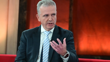 Ο Σκλήκας μία μέρα πριν παραιτηθεί ασφαλίστηκε με 461.000 ευρώ για τυχόν ζημιές στα ΕΛΤΑ