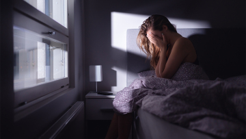 Γιατί βλέπω συνεχώς το ίδιο κακό όνειρο; Τι λένε οι ψυχολόγοι 