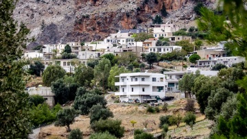 Δεν θα φύγουμε από τα σπίτια μας, δεν μας τρομάζουν οι απειλές, διαμηνύει η οικογένεια Φραγκιαδάκη - Πώς έγινε η παράδοση των τριών στα Βορίζια