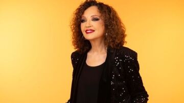 Γλυκερία: Ετοιμάζει ζωντανές εμφανίσεις στην Πλάκα 
