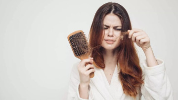 «Έκλαιγα για ώρες»: Η 23χρονη Λόρεν έχασε τα μαλλιά της λόγω άγχους – Πώς το αντιμετωπίζει
