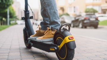 Τραυματισμένος νοσηλεύεται 15χρονος στη Λαμία έπειτα από ατύχημα με ηλεκτρικό πατίνι