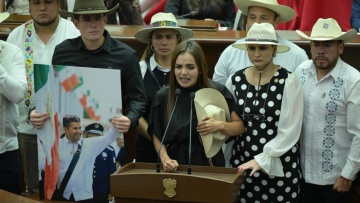 Χήρα δημάρχου σε πόλη του Μεξικού αναλαμβάνει τα ηνία μετά τη δολοφονία του συζύγου της