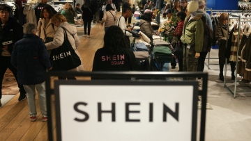 Συνεδριάζει σήμερα δικαστήριο του Παρισίου για την αναστολή λειτουργίας του Shein στη Γαλλία