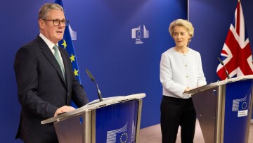 Κομισιόν: Ζητάει 4 ως 6,5 δισ. ευρώ από τη Βρετανία για να τη δεχτεί στο SAFE - Ο «πονοκέφαλος» του Στάρμερ 