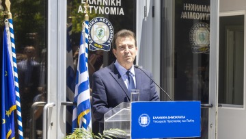 Στο Ηράκλειο μεταβαίνει αύριο ο Μιχάλης Χρυσοχοΐδης, επί τάπητος τα μέτρα για την παράνομη οπλοκατοχή