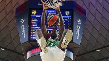 Ζάλγκιρις-Βαλένθια 86-77: Έβδομη νίκη με MVP τον Ράιτ 