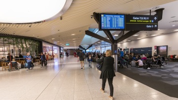 Powerbank πήρε φωτια στην τσέπη επιβάτη στο αεροδρόμιο της Μελβούρνης - Στο νοσοκομείο με εγκαύματα 50χρονος