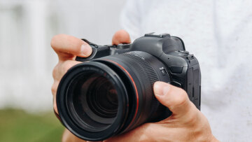 Αγόρασε μεταχειρισμένη κάμερα και «πάγωσε» όταν είδε τι είχε μέσα η κάρτα SD