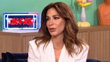 Κατερίνα Παπουτσάκη: Τα παιδιά μου δεν με βλέπουν στην τηλεόραση, δεν είναι ανάγκη να βλέπουν τη μαμά τους να δίνει ένα φιλάκι