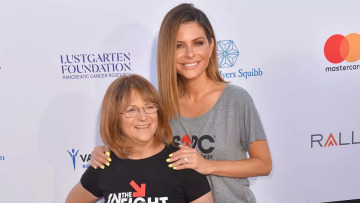 «Ένιωθα πως τρελαινόμουν»: Η συγκλονιστική εξομολόγηση της Mαρίας Μενούνος για τη φροντίδα της μητέρας της