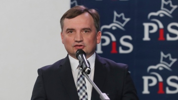 Πολωνία: Το κοινοβούλιο ήρε την ασυλία του πρώην υπουργού Δικαιοσύνης που κατηγορείται για κατάχρηση εξουσίας	