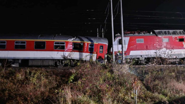 Δύο τρένα συγκρούστηκαν στη Σλοβακία - Δεκάδες τραυματίες, οι 11 διακομίσθηκαν σε νοσοκομείο