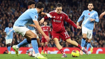 Νέβιλ: «Ο Βιρτς είναι πρόβλημα για τη Λίβερπουλ, έμοιαζε με μικρό παιδί απέναντι στη Σίτι»