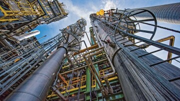 Κέρδη για τους ενεργειακούς γίγαντες της Ευρώπης παρά τις προβλέψεις για ζημιές