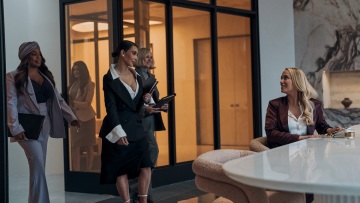 «Όλα επιτρέπονται»: «Η χειρότερη σειρά» κατά τους κριτικούς, η απάντηση των θεατών και των πρωταγωνιστριών της