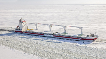 Ένα φορτηγό πλοίο παγιδεύτηκε στο πιο επικίνδυνο σημείο της Αρκτικής: Πώς εξελίχθηκε η αποστολή διάσωσης