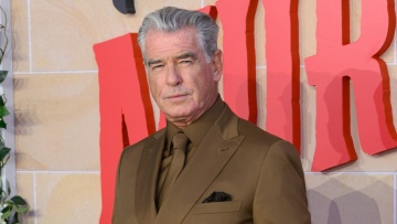 Οι τραγωδίες του Πιρς Μπρόσναν: Πρώτα πέθανε η σύζυγος και ύστερα η κόρη του – Τώρα προσπαθεί να τα ξαναβρεί με τον αποξενωμένο γιο του