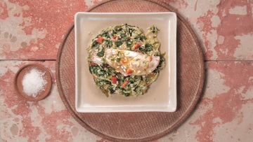 Σπανακολαχανόρυζο με αχνιστό ψάρι
