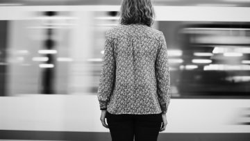 Σουηδία: Πώς το online μίσος και ο εξτρεμισμός ωθούν τις γυναίκες εκτός δημόσιας ζωής