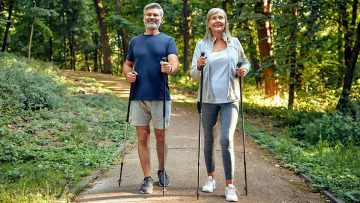 Nόσος Αλτσχάιμερ: Πόσα βήματα την ημέρα κρατούν τον κίνδυνο της άνοιας μακριά
