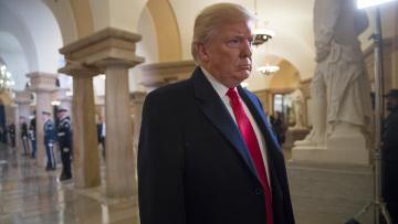 Μετά το «πειραγμένο» βίντεο, ο Τραμπ απαιτεί συγγνώμη και απόσυρση του ντοκιμαντέρ από το BBC -  Απειλεί με αγωγή 1 δισ. δολαρίων