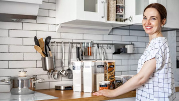 Πού κρύβονται τα μικροπλαστικά στο σπίτι – Top tips για να τα αποφύγουμε
