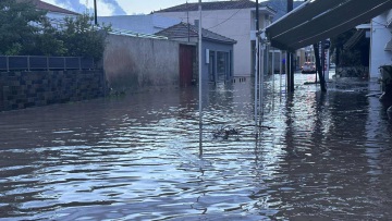 Λέσβος: Προβλήματα από την κακοκαιρία - Πλημμύρισαν δρόμοι και σπίτια σε Καλλονή και Σκάλα, κλειστά τα σχολεία