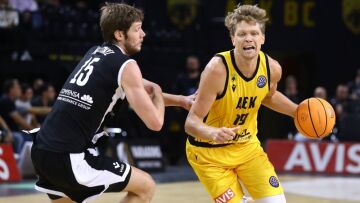 Η ΑΕΚ διέλυσε με  95-64 τη Ρίγα και αγκάλιασε την πρώτη θέση