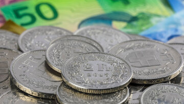 Δάνεια σε ελβετικό φράγκο: Τι προβλέπει η νέα ρύθμιση, πώς θα γίνεται το «κούρεμα» – Πίνακες και παραδείγματα